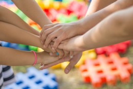 hands_2847508_1920 hands_2847508_1920